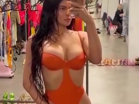Kim Kardashian Hot Erotic Body