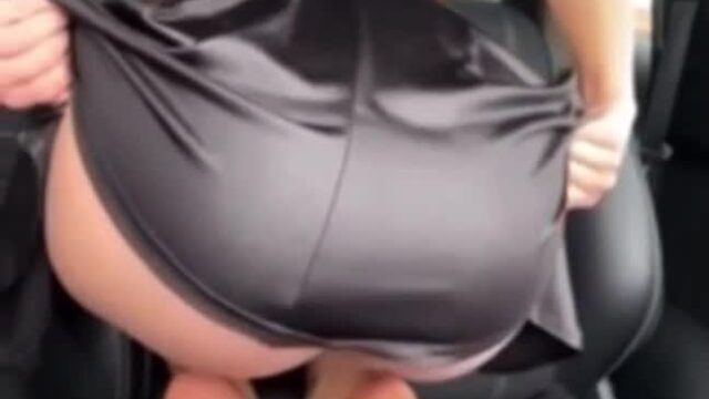 Fabiola Volkers!!! Hot Doggy in Car