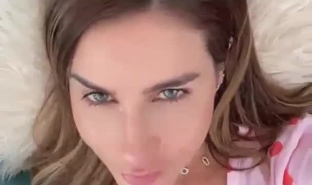 Fran Undurraga!!! Erotic body on beach new vid-update