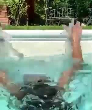 Valery Altamar!!! Hot big ass in pool new vid-update