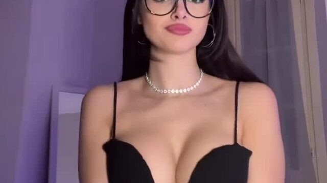 Martina Vismara!!! Hot tiktok girl sexy in new video