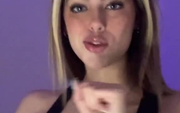 Alanna Nikole – Sexy on bedroom!!