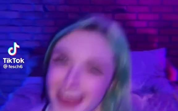 Fesch6 sexy on bed…