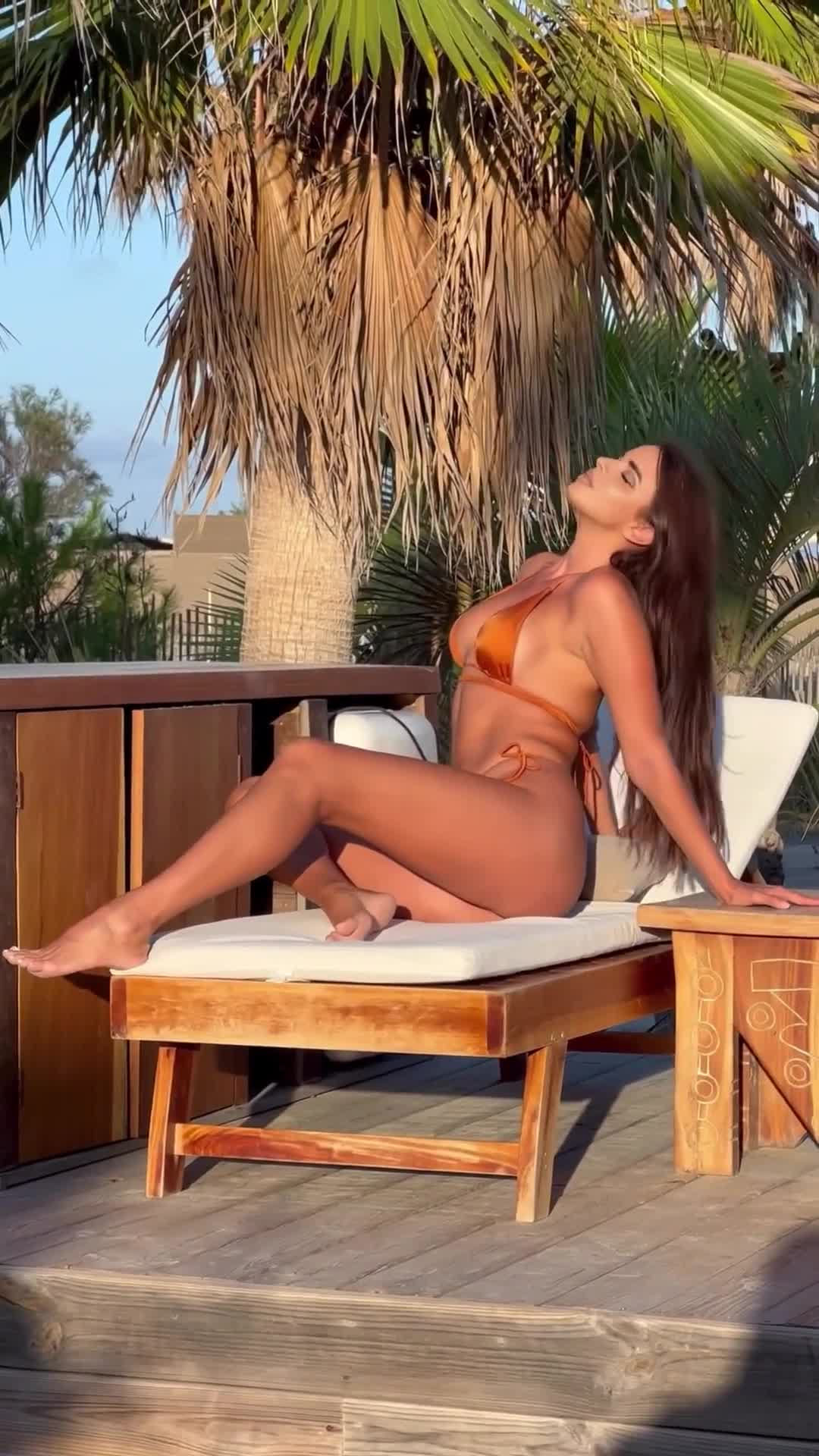 Ivana Knoll – Sexy with erotic body
