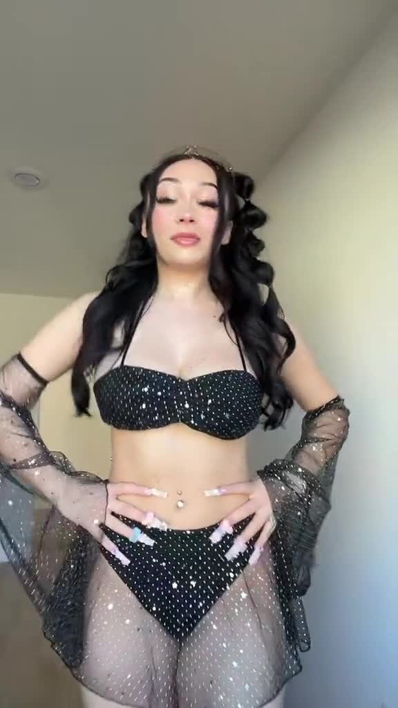 Josie Alesia sexy in black lingerie…