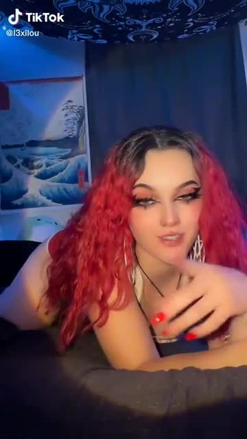 Justaminx – Sexy on bed