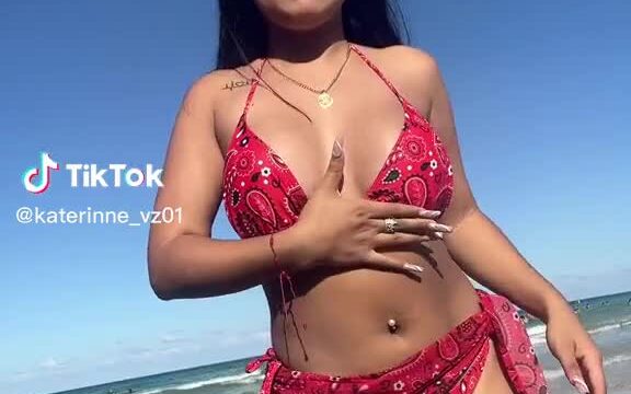 Katerinevz01 – Hot sexy on beach…