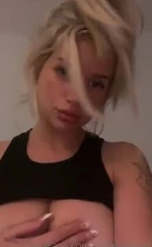 Lottie Moss masturbation so lewd…