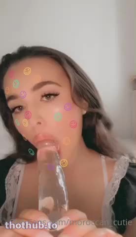 Moroccan Cutie play dildo…