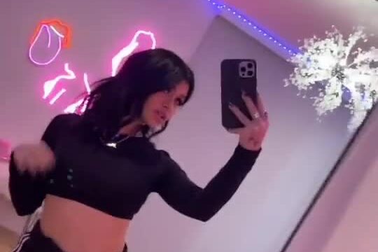 Nessa Barrett sexy with erotic body…
