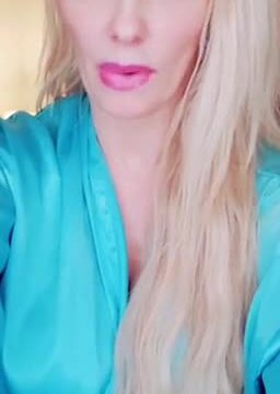 Coco Austin – Nude show on bed…