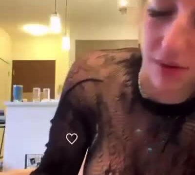 Megmariiee nude show in livestream