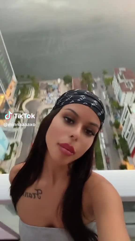 Minaaxo sexy babe