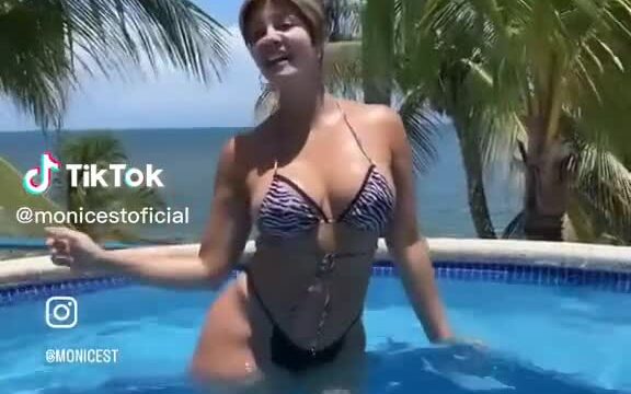Monicest – Sexy with erotic body…