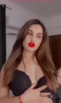 Sassy Poonam – Nude show in bedroom