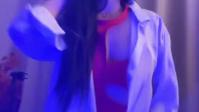 Sassy Poonam – Sexy with erotic body