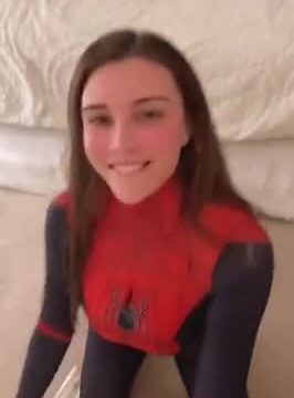 Sunny Ray – Slutty spider G blowjob