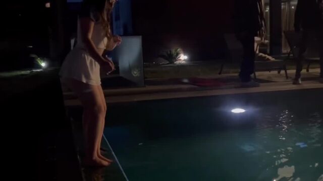 imauppa in the pool…