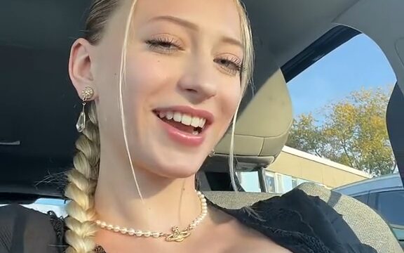 Sofia Diamond porn on car video