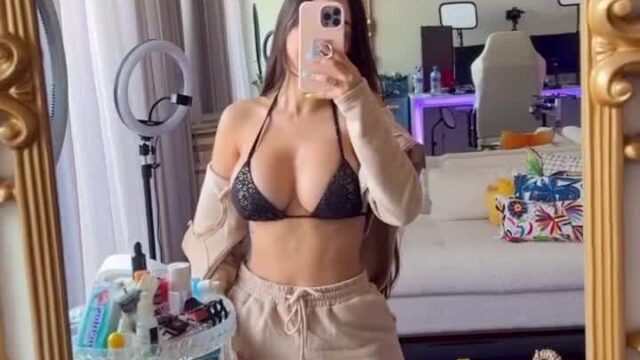 Diana Zambrozuski nude show boobs and body sexy