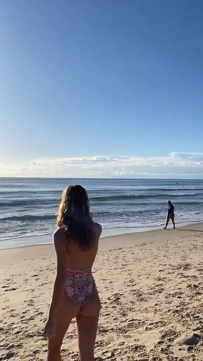 Emily Feld – Sexy on beach