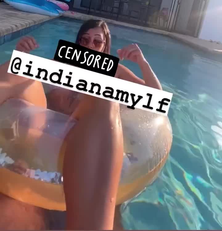 India Mylf f.ucking in pool!!! New Video Sextape Onlyfans Leak