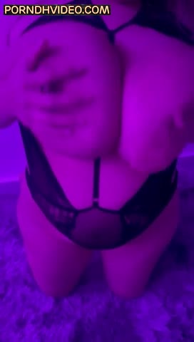 Jazmin Gurrola/Nimsayll – Nude show in bedroom!!!