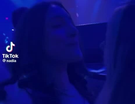 Nadia Amine kissing in club!!!