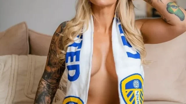 Ebanie Bridges/Blonde Bomber naked show big boobs in bedroom!!! New Onlyfans video leaked