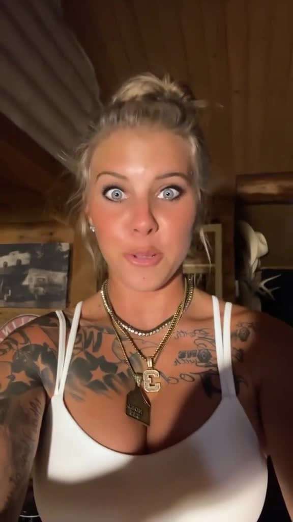 Katie Noel – Nude show in bedroom!!! Viral video leaked