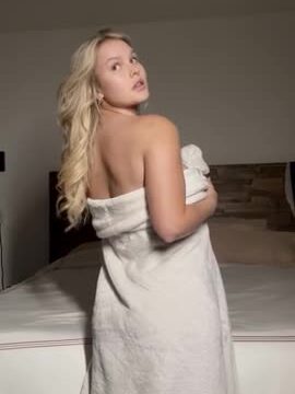 Kinsey Wolanski – Nude show on bed!!! New Onlyfans video leaked