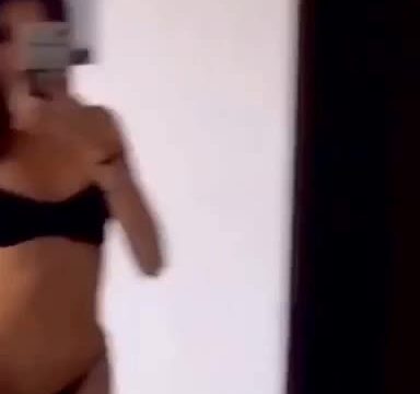 Madisonbeer – Sexy show erotic body!!! So hot