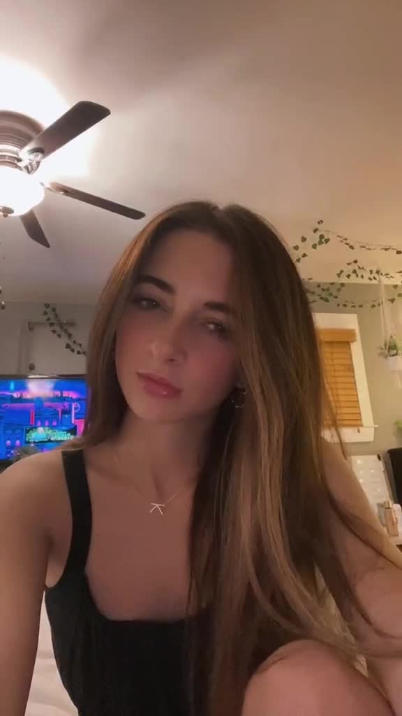 Petite Kenna naked show big ass in bedroom!!! New Video from Onlyfans Leaked