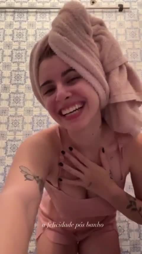 Catarina Paolino – Sexy in bath!!! So hot
