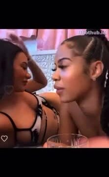 Himynamestee with Yasmine Lopez!!! Lesbian kissing so hot… New Onlyfans video leaked