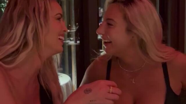 Lexicgoldberg sexy show erotic body with her friend!!! Omg…