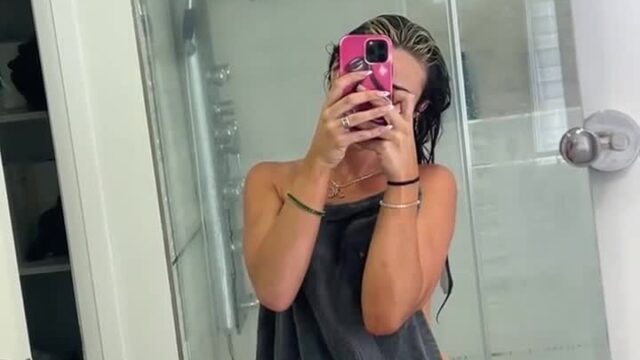 Mckinley Richardson – Sexy in lingerie!!! New trending video leaked…