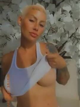 Amber Rose Onlyfans leak – Nude shower in bath!!! So hot