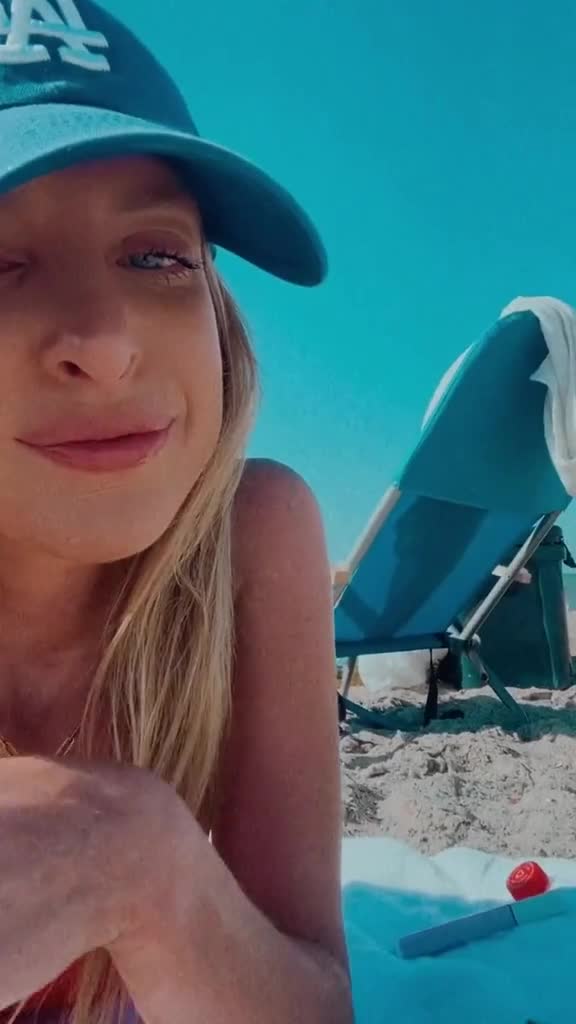 Lindsie Chrisley – Sexy with erotic body!!! So hot