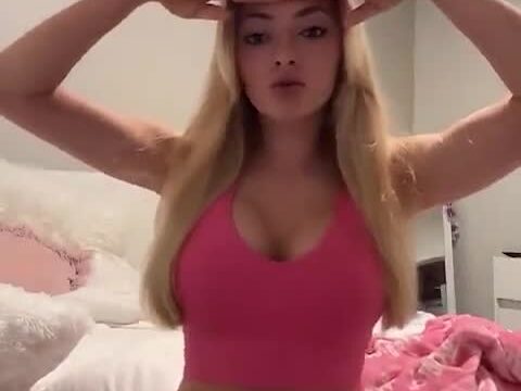 Riley Mae Lewis onlyfans leaked – teasing big boobs on bed